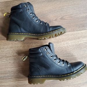 Dr. Martens Size 7 Faora